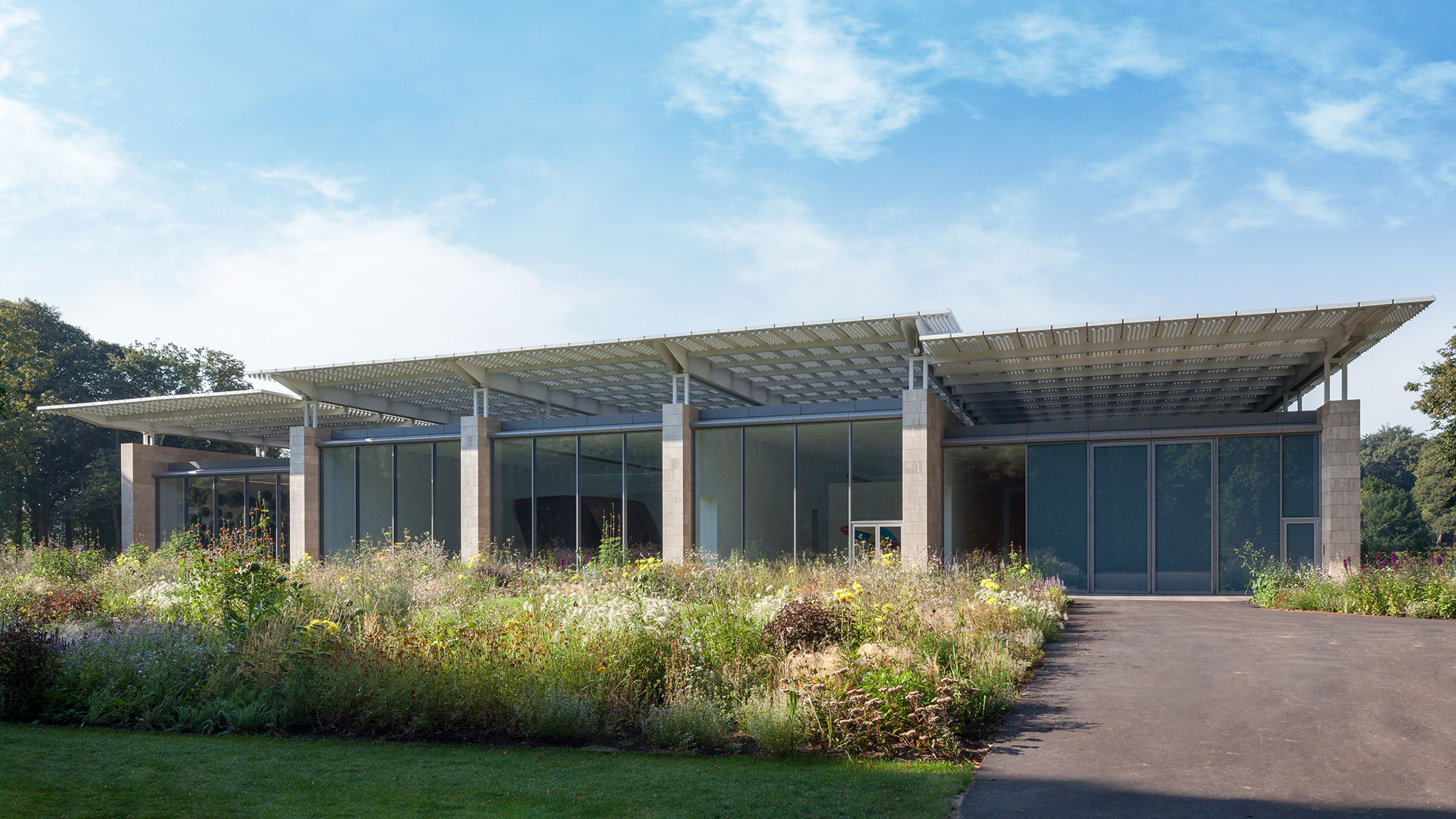 Privatmuseum in den Niederlanden (Referenz) Fassade eines privaten Museums in den Niederlanden mit unauffälliger Hochsicherheitsverglasung