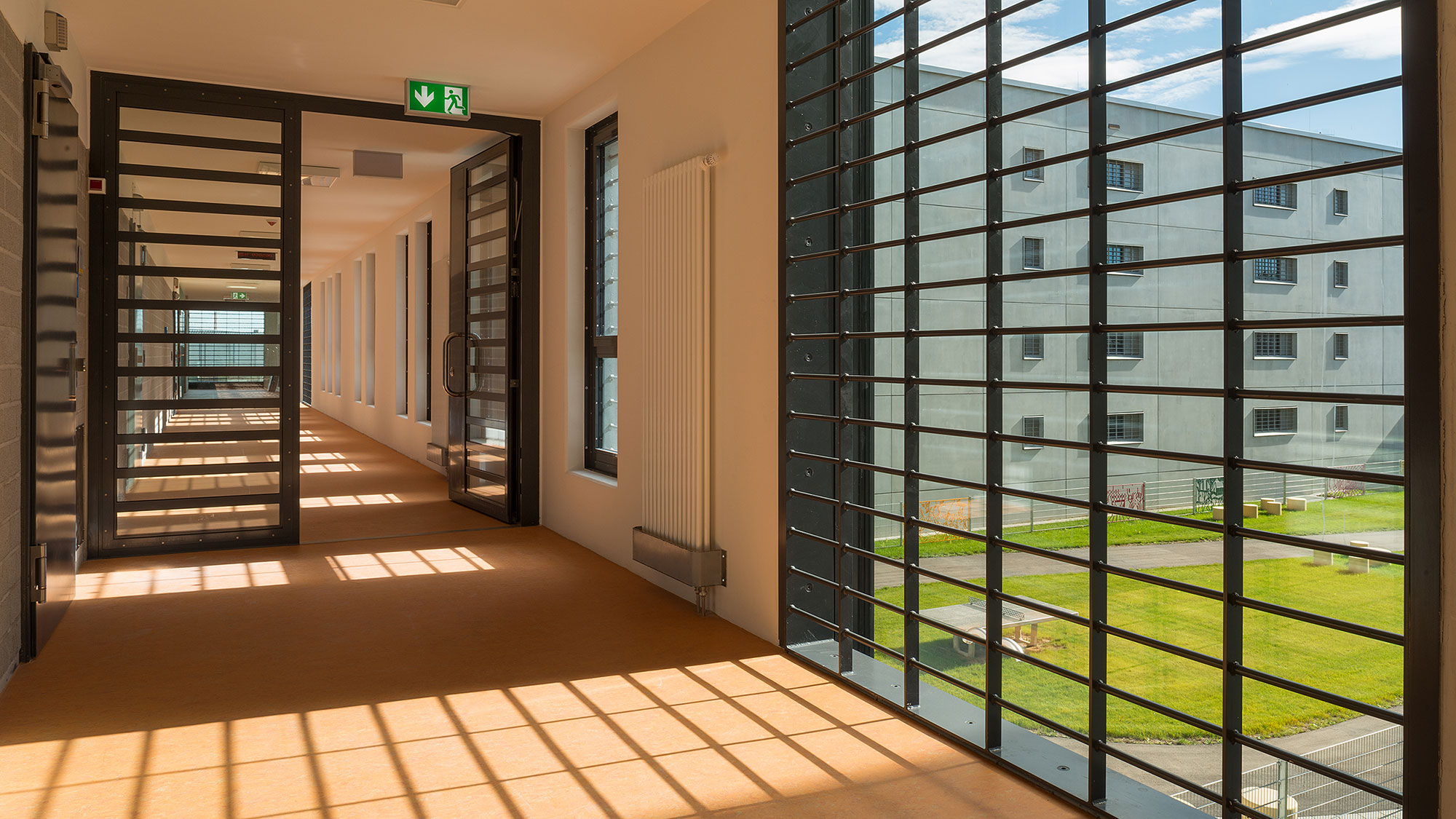 Flurabschlusstür Justizvollzugsanstalt (Referenz) Flurabschlusstür in einer Justizvollzugsanstalt, hochsichere Arrestzellentür