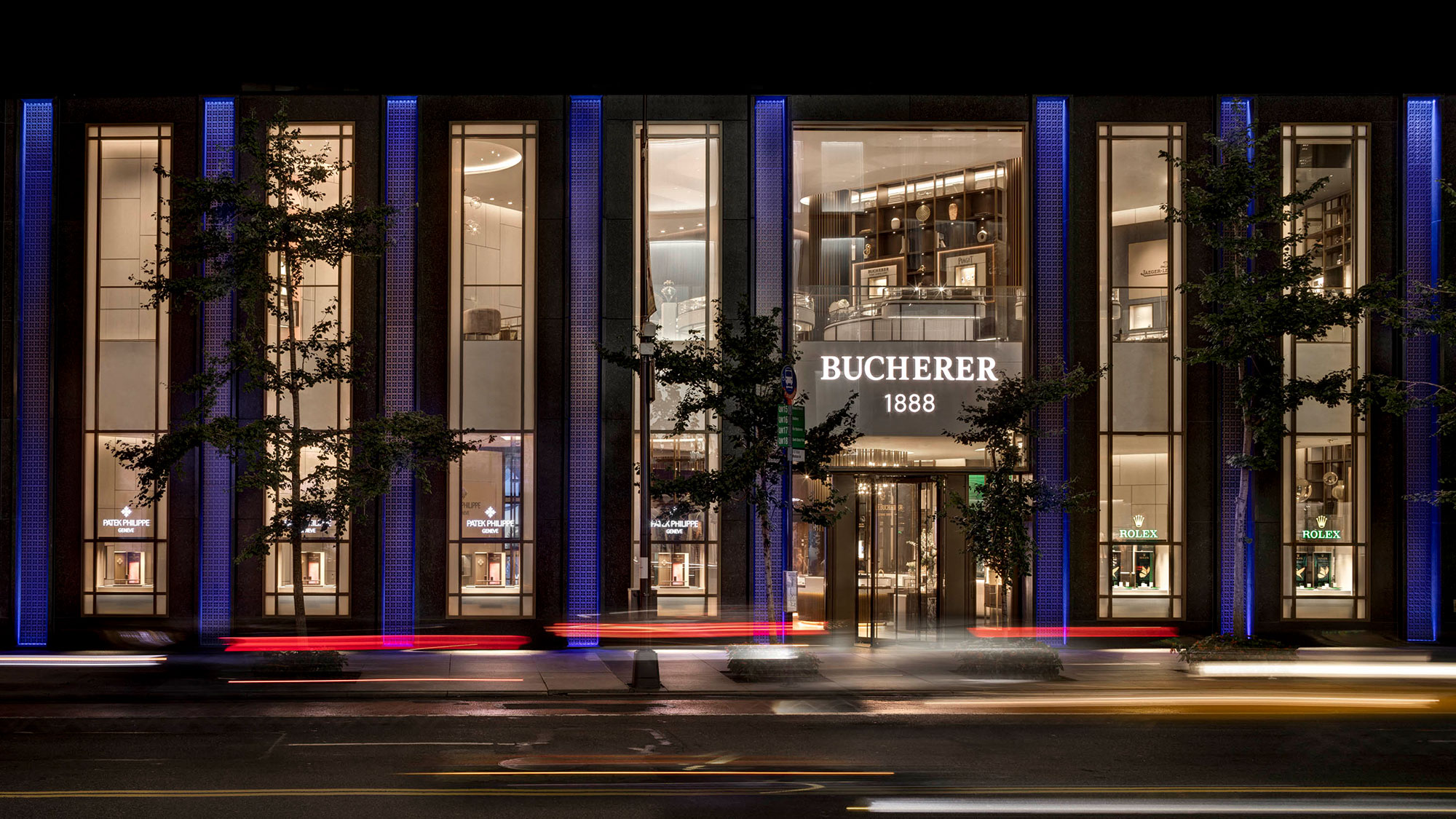 Schmuck- & Uhrenhandel-Fassade (Referenz) Fassade eines exklusiven Schmuck- und Uhrenhandels mit hochsicherer Verglasung